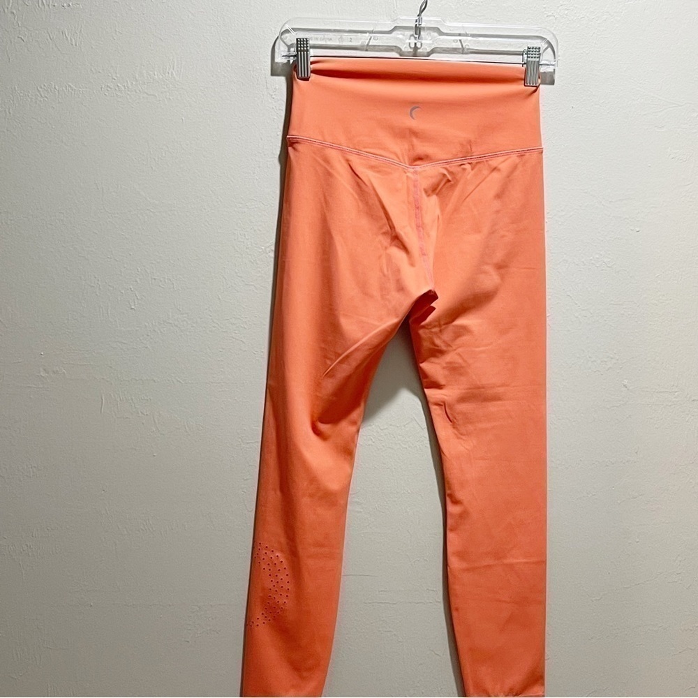 ZYIA ACTIVE Women’s Coral LASER CUT High Rise 7/8 Length Leggings Size 6–8 - Picture 3 of 9